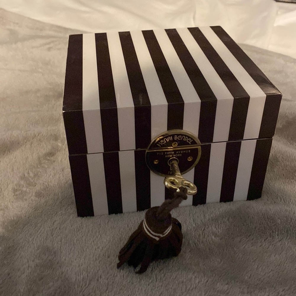 Henri Bendel Jewelry Case